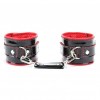 Лаковые чёрно-красные перфорированные наручники фото 5 — pink-kiss