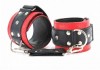Красно-чёрные кожаные наручники фото 1 — pink-kiss