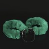 Черные кожаные наручники со съемной зеленой опушкой фото 2 — pink-kiss
