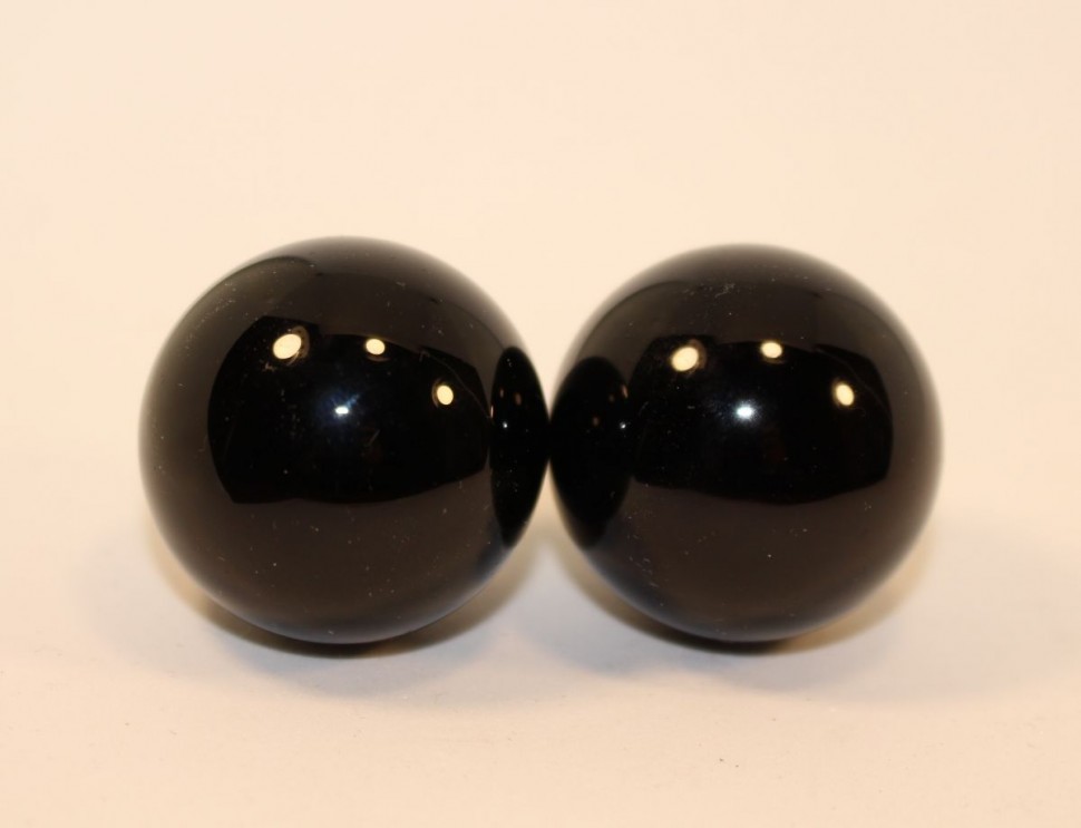 Чёрно-белые вагинальные шарики со смещенным центром тяжести фото 1 — pink-kiss
