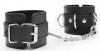 Черные наручники с металлическими застежками и цепочкой фото 1 — pink-kiss