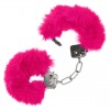 Металлические наручники с розовым мехом Ultra Fluffy Furry Cuffs фото 1 — pink-kiss