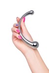 Серебристый двусторонний металлический дилдо - 21 см. фото 4 — pink-kiss