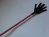 Короткий красный плетеный стек с наконечником-ладошкой - 70 см. фото 1 — pink-kiss