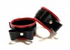 Черно-красные наручники с бантиками из эко-кожи фото 1 — pink-kiss