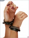 Декорированные цепочками узкие наручники фото 3 — pink-kiss