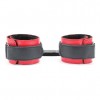 Красно-чёрные кожаные наручники с меховым подкладом фото 3 — pink-kiss