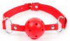 Красный кляп-шарик на регулируемом ремешке с кольцами фото 1 — pink-kiss