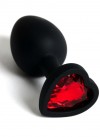 Черная анальная силиконовая пробка с красным стразом-сердцем - 7,5 см. фото 2 — pink-kiss