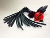 Черная кожаная плеть с красной лаковой розой в рукояти - 40 см. фото 1 — pink-kiss